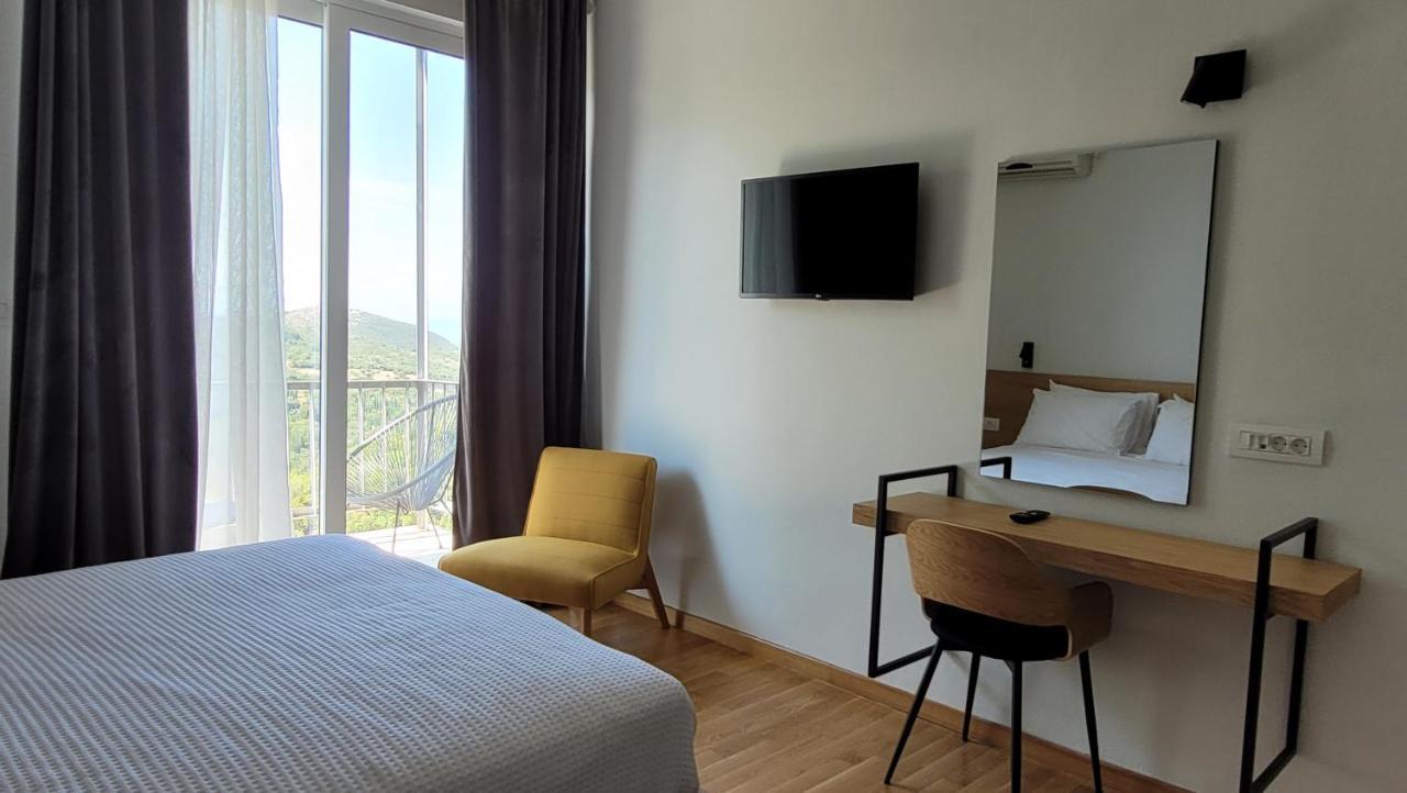 Theoxenia Hotel Andritsaina Exterior photo