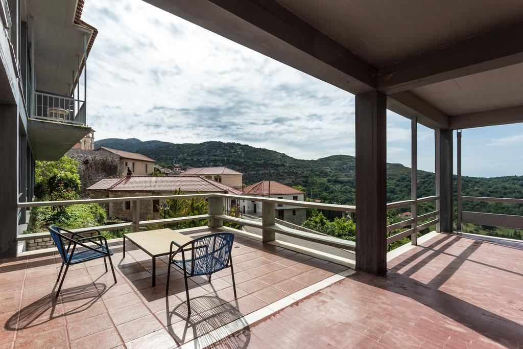 Theoxenia Hotel Andritsaina Exterior photo